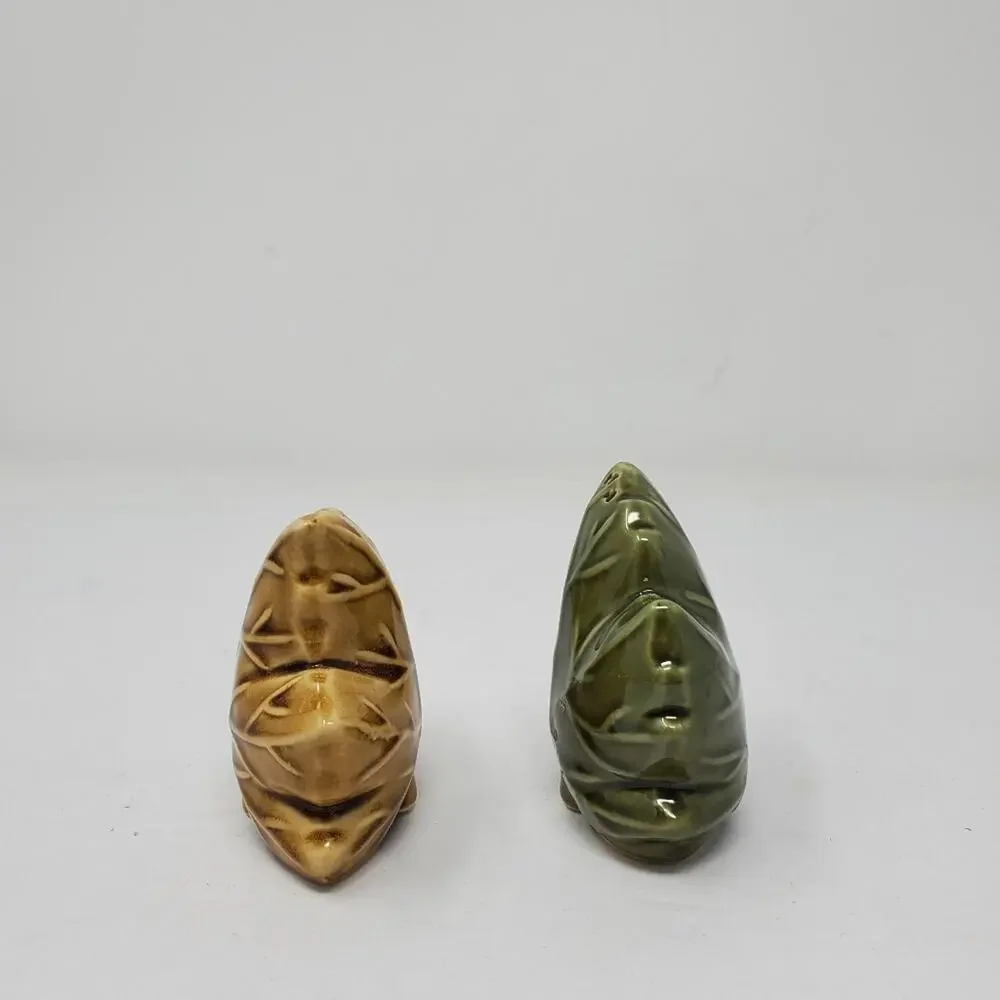 Pier 1 Imports gold & green leaf theme salt and pepper shaker EUC